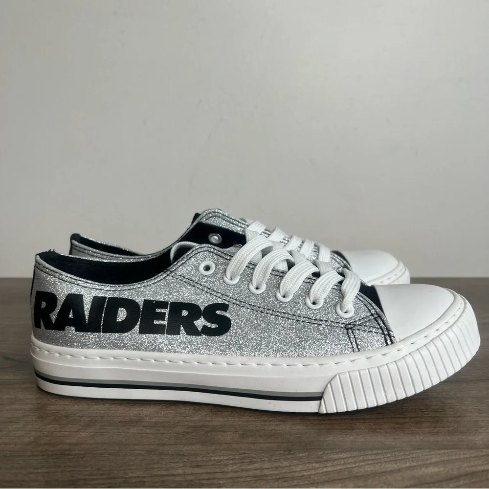 FOCO NEW Women's Las Vegas Raiders Glitter Low Top Shoe Size 9 #B1631